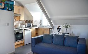 Modern Attic Studio Apartment With Harbour Views