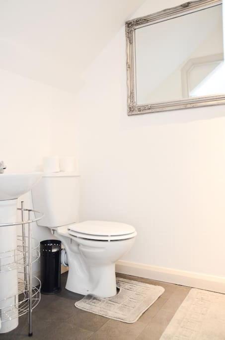 Modern Attic Studio Apartment With Harbour Views Penzance Exterior photo