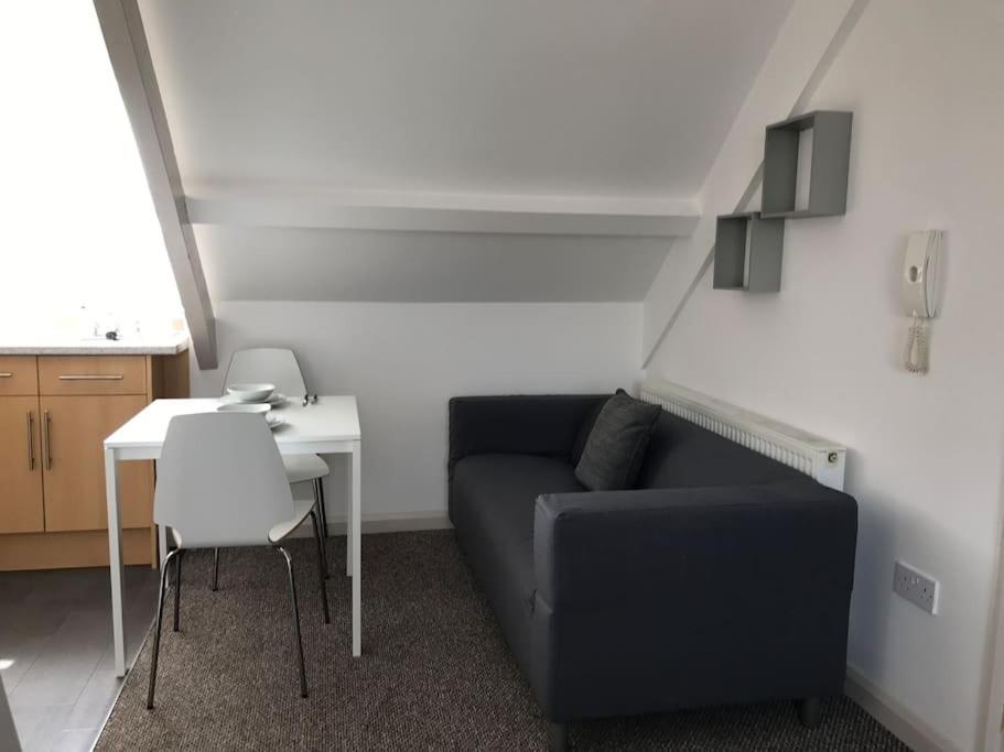 Modern Attic Studio Apartment With Harbour Views Penzance Exterior photo
